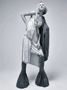 Jade-Huber-Mei-Jiang-Gregory-Derkenne-Madame-Figaro-7.jpg