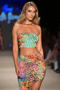 L787_E57_E97_111_s_RUNWAY_54ad74fa-984f-409a-83ab-341c9400e232.thumb.webp.6e4d5cc3a4b47cabac8102e59a765563.webp
