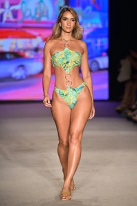 L791_I25_111_z_RUNWAY_2c04853f-0e33-40cd-89f8-5fa745e12a8e.thumb.webp.e705a1193b2aedc0960f61cd7feb4a05.webp