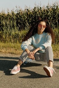 MV5BZDIzY2EwYTYtNWI3Mi00OGVkLThhOTEtMzNiNmYxNTdlNDFmXkEyXkFqcGc@._V1_QL75_UX510_.jpg