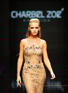 OliaArt - RunwayCatwalk - 377983_844b630aa28145f98ba739ef3fc31519~mv2.jpg