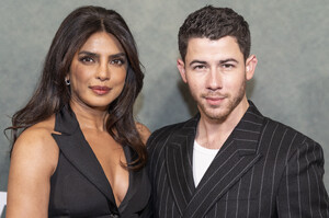 Priyanka_Chopra_Malaysia_281029~18.jpg
