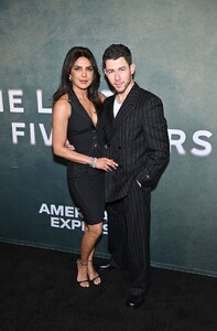 Priyanka_Chopra_Malaysia_281629~15.jpg
