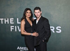 Priyanka_Chopra_Malaysia_281829~13.jpg