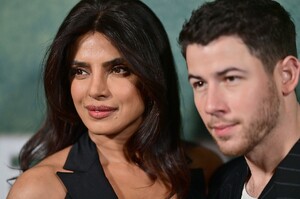 Priyanka_Chopra_Malaysia_282529~12.jpg