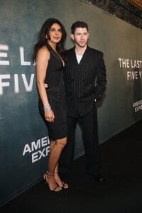 Priyanka_Chopra_Malaysia_282629~10.jpg