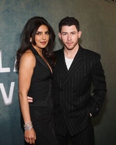 Priyanka_Chopra_Malaysia_283229~7.jpg
