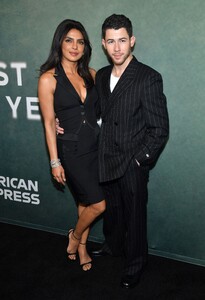 Priyanka_Chopra_Malaysia_283729~6.jpg