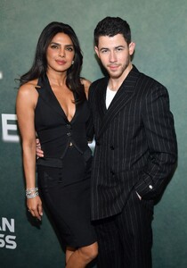 Priyanka_Chopra_Malaysia_283829~6.jpg