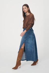 Valerie-Hemp-Midi-Skirt-BlueDenim-AW24-ROWIE-8.jpg
