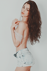 Yana Haenisch4.png