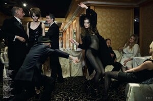 Yemchuk_Another_Magazine_Fall_Winter_2008_09_03.thumb.jpg.3d4ef9533549fc5070419edd08f8ec57.jpg