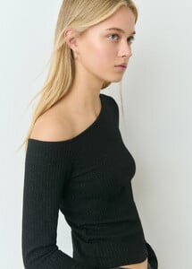 asymmetric-metallic-ribbed-t-shirt_1.jpg