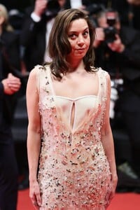 aubrey-plaza-honey-dont-cannes-2025-debut-10.jpg