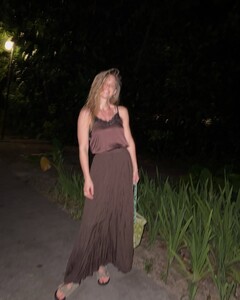 barrefaeli__2025-05-04T180820.000Z_16.thumb.jpg.32d77d177041e581ef85f098bbd0683a.jpg