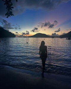 barrefaeli__2025-05-04T180820.000Z_18.thumb.jpg.26542a8a41310223156a716503af1570.jpg