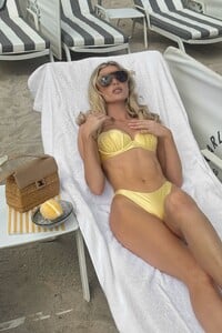 bikini_panty__1857-000001-0024_campaign-1.jpg