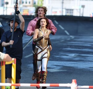 camila-mendes-on-the-set-of-masters-of-the-universe-in-london-05-10-2025-0.jpg