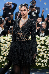 dualipa-1.jpg