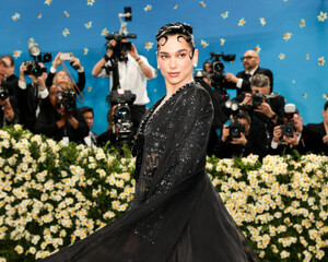 dualipa-23.jpg
