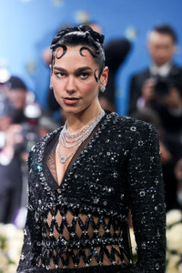dualipa-7.jpg