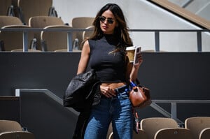 eiza-1.jpg
