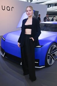 ellie-9.jpg