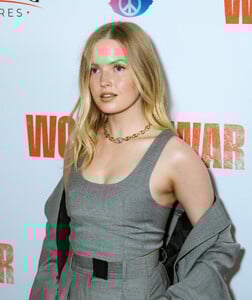 ellie4-21.jpg