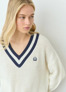 embroidered-crest-v-neck-jumper_1.jpg