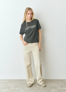 embroidered-sequin-slogan-short-sleeved-t-shirt_1.jpg