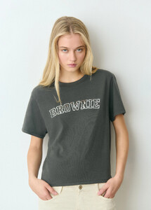 embroidered-sequin-slogan-short-sleeved-t-shirt_2.jpg