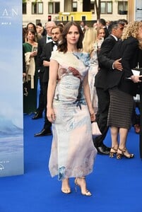 felicity-1.jpg