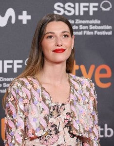 gettyimages-2174510250-612x612.jpg