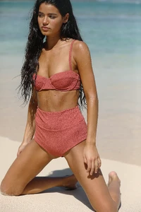 images.urbndata-4.thumb.webp.897eb3fc2fd311d22f1b7e6c5700b2be.webp