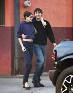 kaia-gerber-steps-out-in-effortless-la-style-03.29.2025-10.jpg