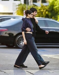 kaia-gerber-steps-out-in-effortless-la-style-03.29.2025-6.jpg