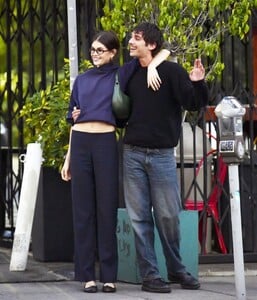 kaia-gerber-steps-out-in-effortless-la-style-03.29.2025-9.jpg