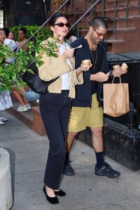 kendall-jenner-s-effortless-nyc-street-style-05.03.2025-5.jpg