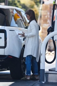 lori-loughlin-out-in-calabasas-04-22-2023-3.jpg