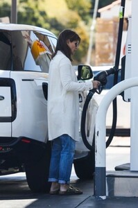 lori-loughlin-out-in-calabasas-04-22-2023-4.jpg