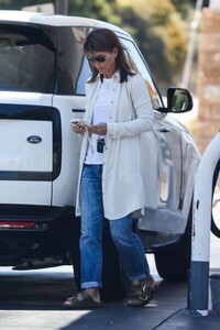 lori-loughlin-out-in-calabasas-04-22-2023-5.jpg