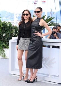 margaret-qualley-aubrey-plaza-honey-don-t-78th-cannes-2025-6.jpg