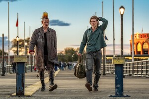matt-smith-austin-butler-caught-stealing-681334863b157.thumb.jpg.a06fe8655e055e2495e71515bf2ed22b.jpg