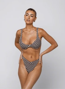 matty-bikini-top-in-tulum-174799.png.webp