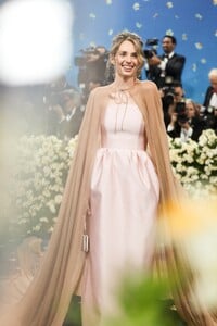 maya-hawke-02.jpg