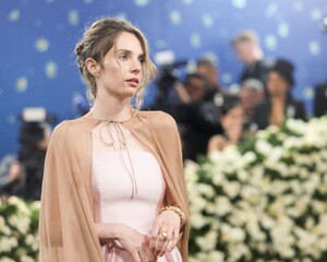 maya-hawke-05.jpg