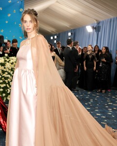 maya-hawke-09.jpg