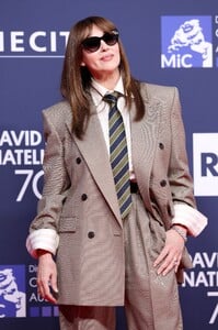 monica-bellucci-attends-the-photocall-during-the-70th-david-news-photo-1746646904.thumb.jpeg.0d9967c7d29f6be0451608ff36af977a.jpeg