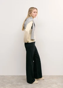 pantalon-acampanado-corte-lateral(1).jpg