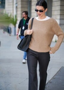 paris-style-moment-with-kendall-jenner-6.jpg